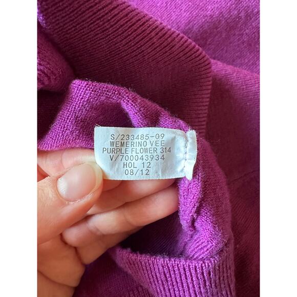 Banana Republic Extra Fine Merino Wool Purple Sweater Size Small - Picture 3 of 5